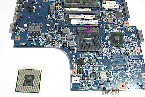 26-Gateway-ID59C-HD52D-分解作業-CPU取り外し完了-core-i5-480M